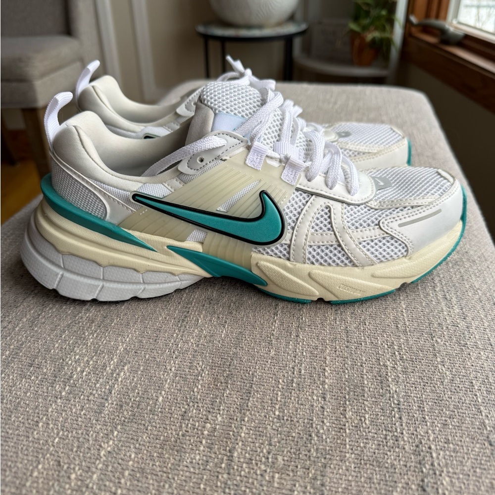 Nike Women's White and Teal Sneakers